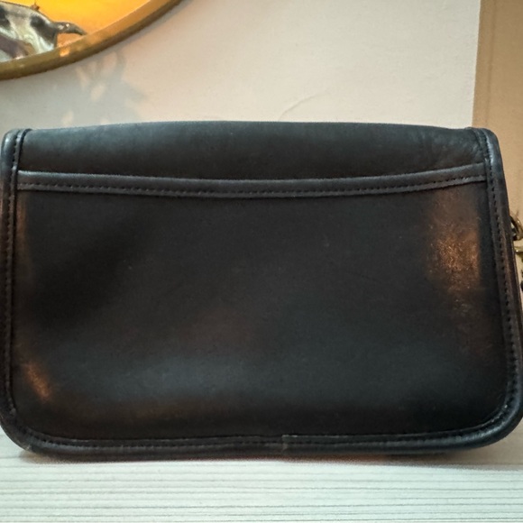 Coach Vintage Dinky Black Crossbody Bag with Gold Hardware - Picture 3 of 11